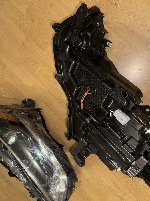 Toyota Highlander 2019-2023 р USA , передні фари хайлендер