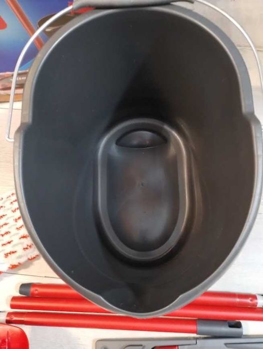 Vileda Zestaw mop płaski z wiadrem i wyciskaczem Ultramax BOX