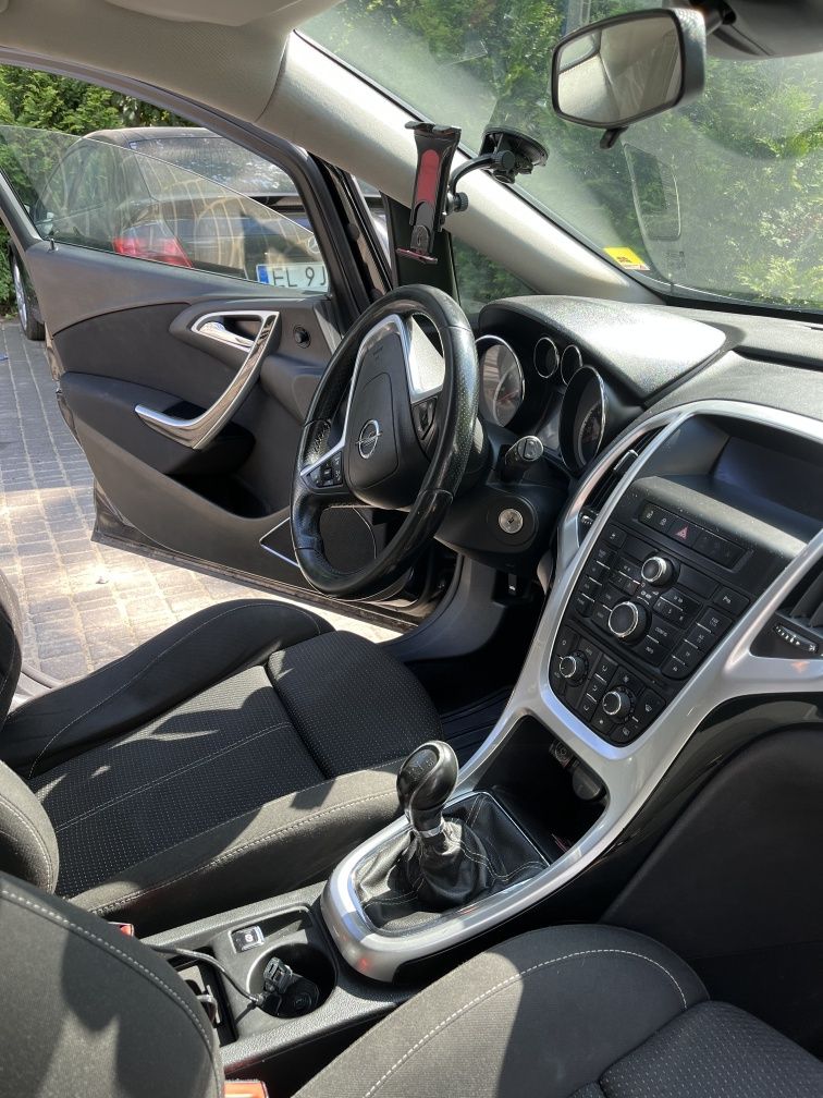 Opel Astra j Sport Tourer 1.4 Turbo. LPG