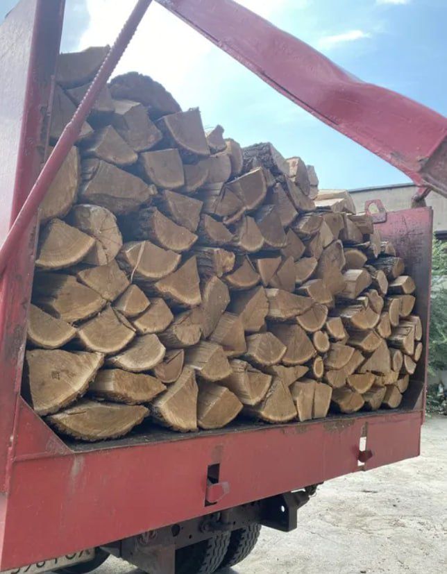 Дрова дубові колоті та метрові, доставка включена. 5-10-35 м3