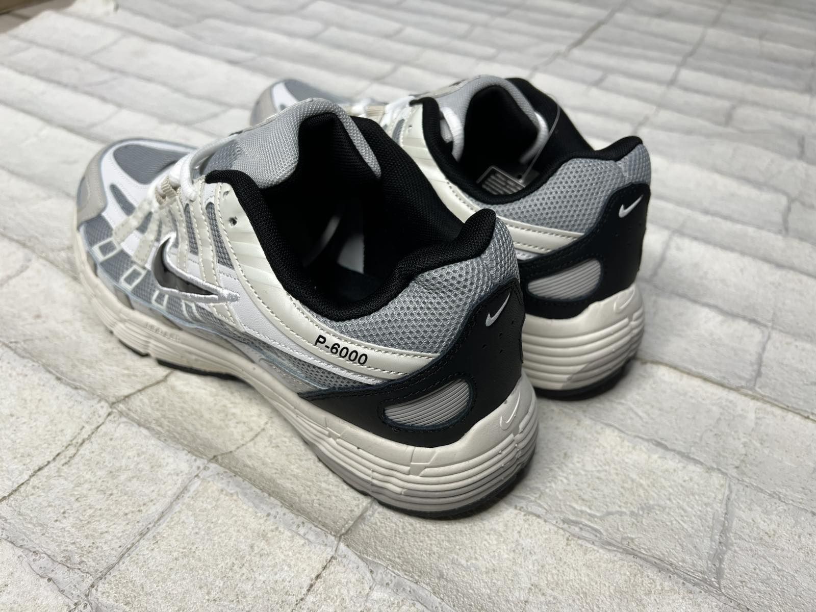 Кроссовки Nike белые с серым р6000-2