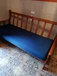 Sofa azul lindo.