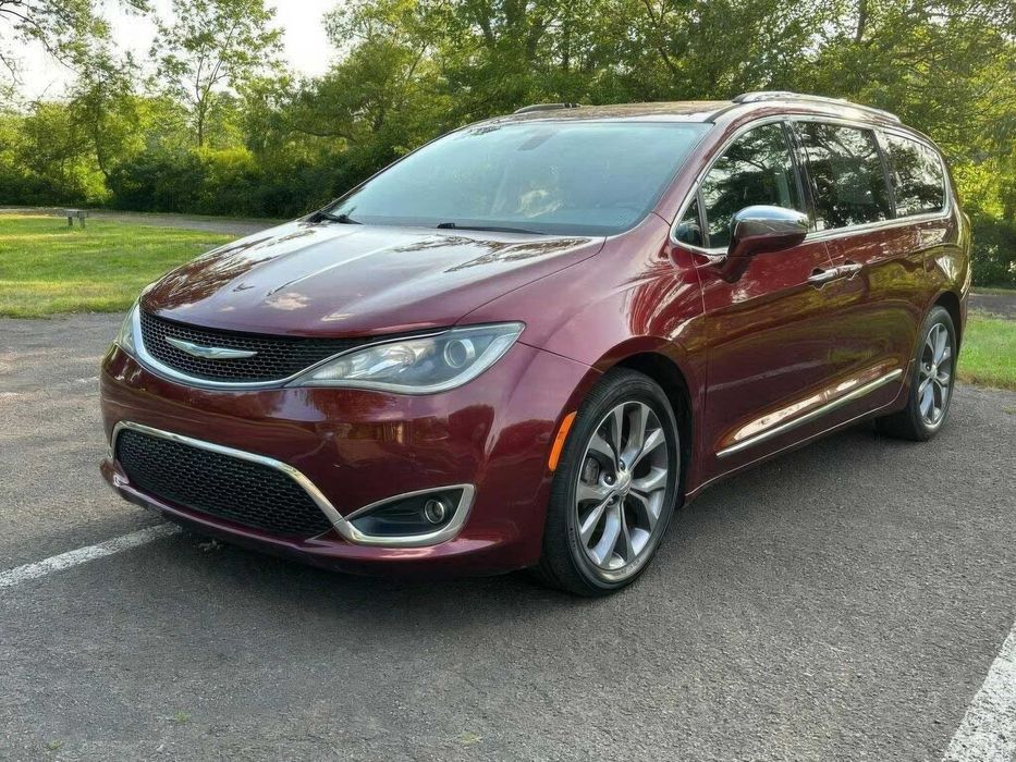 Chrysler Pacifica Limited      2018