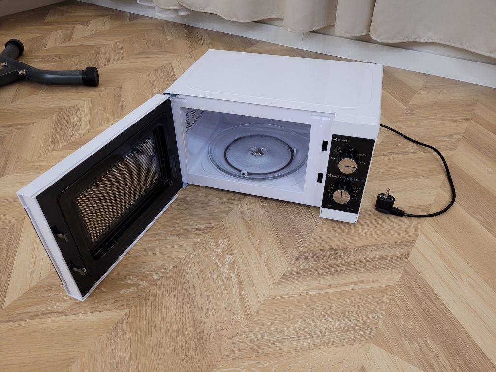 Kuchenka mikrofalowa sharp 800w stan idealny