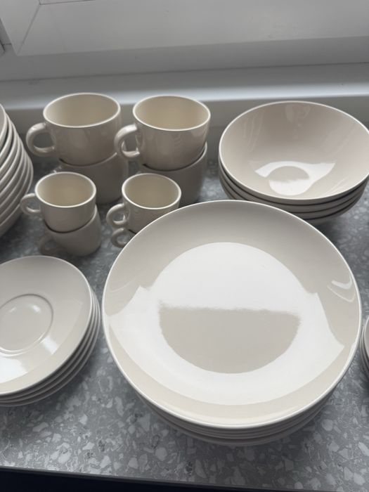 Serwis IKEA Fargklar 38 talerzy miski - filiżanki espresso - jak nowy