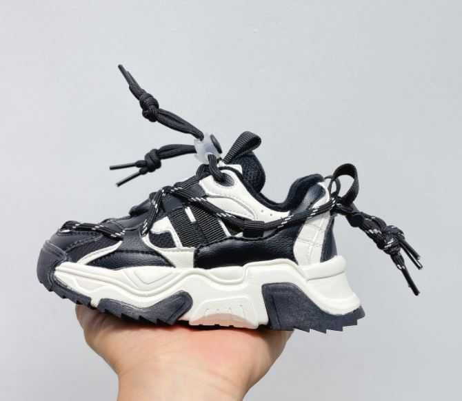 Дитячі утеплені кросівки з натуральної шкіри розміри 31, 32