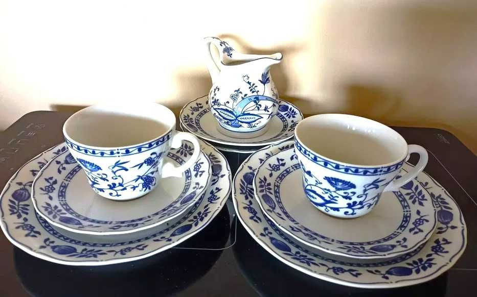 Filiżanki talerzyki cebulowy wzór porcelana Mirostowice Pruszków PRL