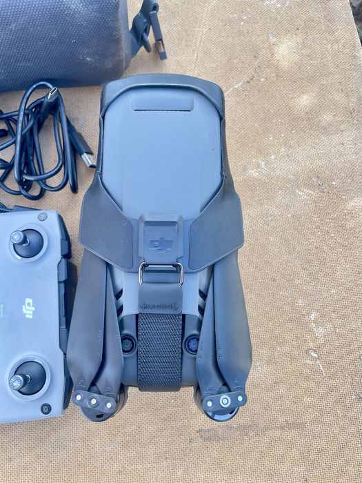 Квадрокоптер DJI Mavic 3 Fly More Combo