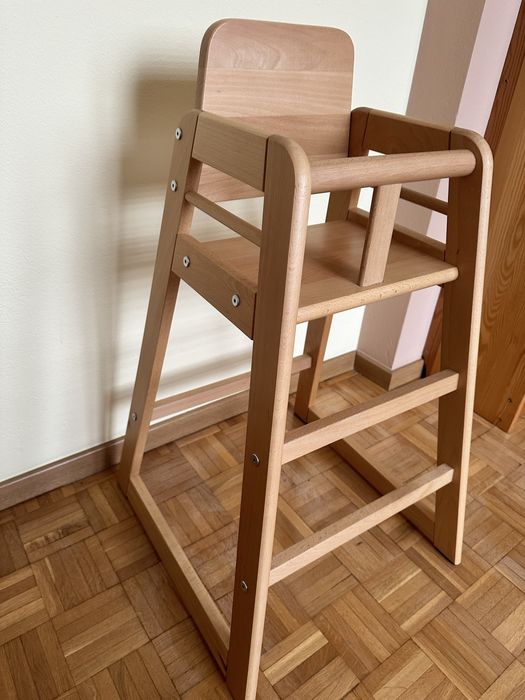 łóżeczko dziecięce krzesełko do karmienia