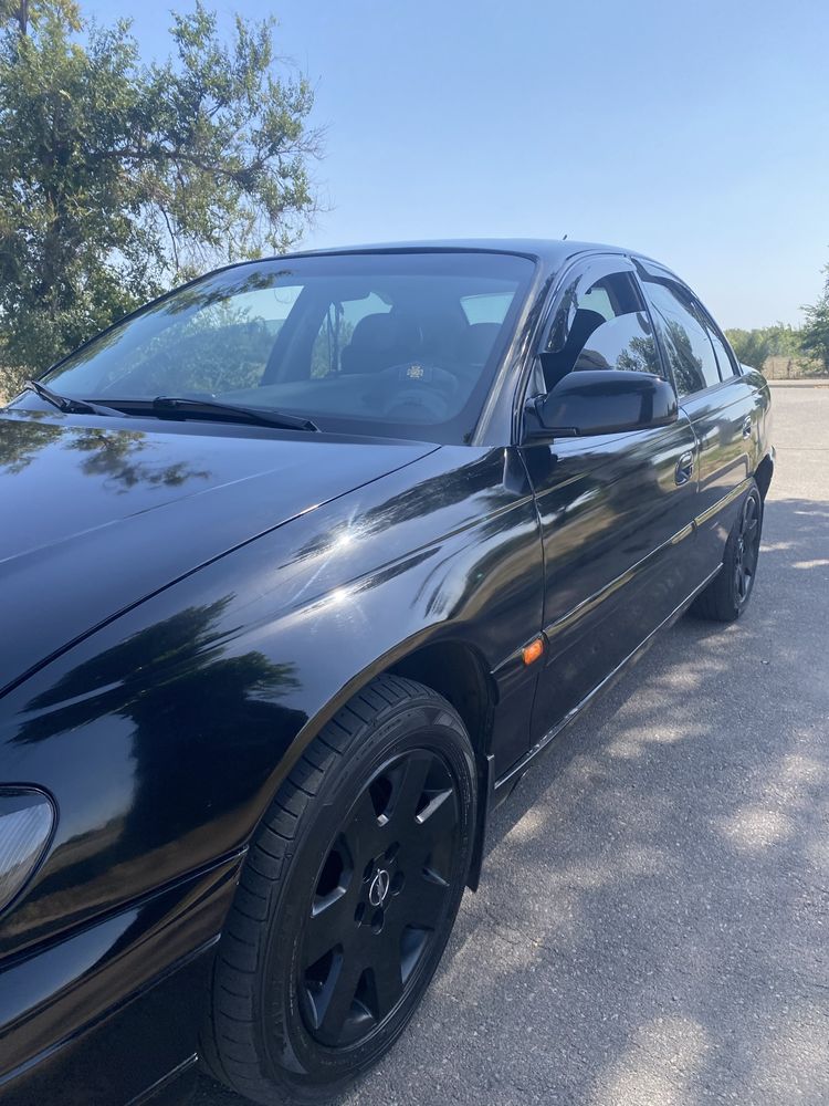 Opel Omega B 2.2