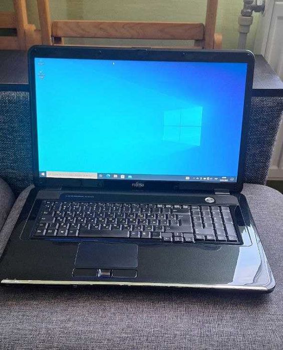 Ноут Fujitsu NH570