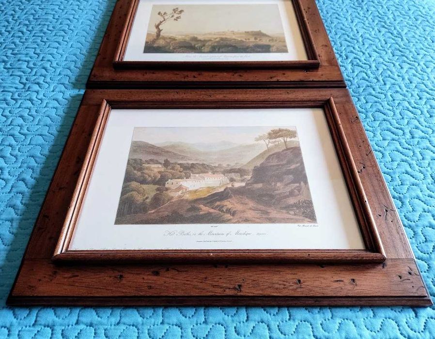 Par de molduras em madeira rústica com efeitos sobrelevados