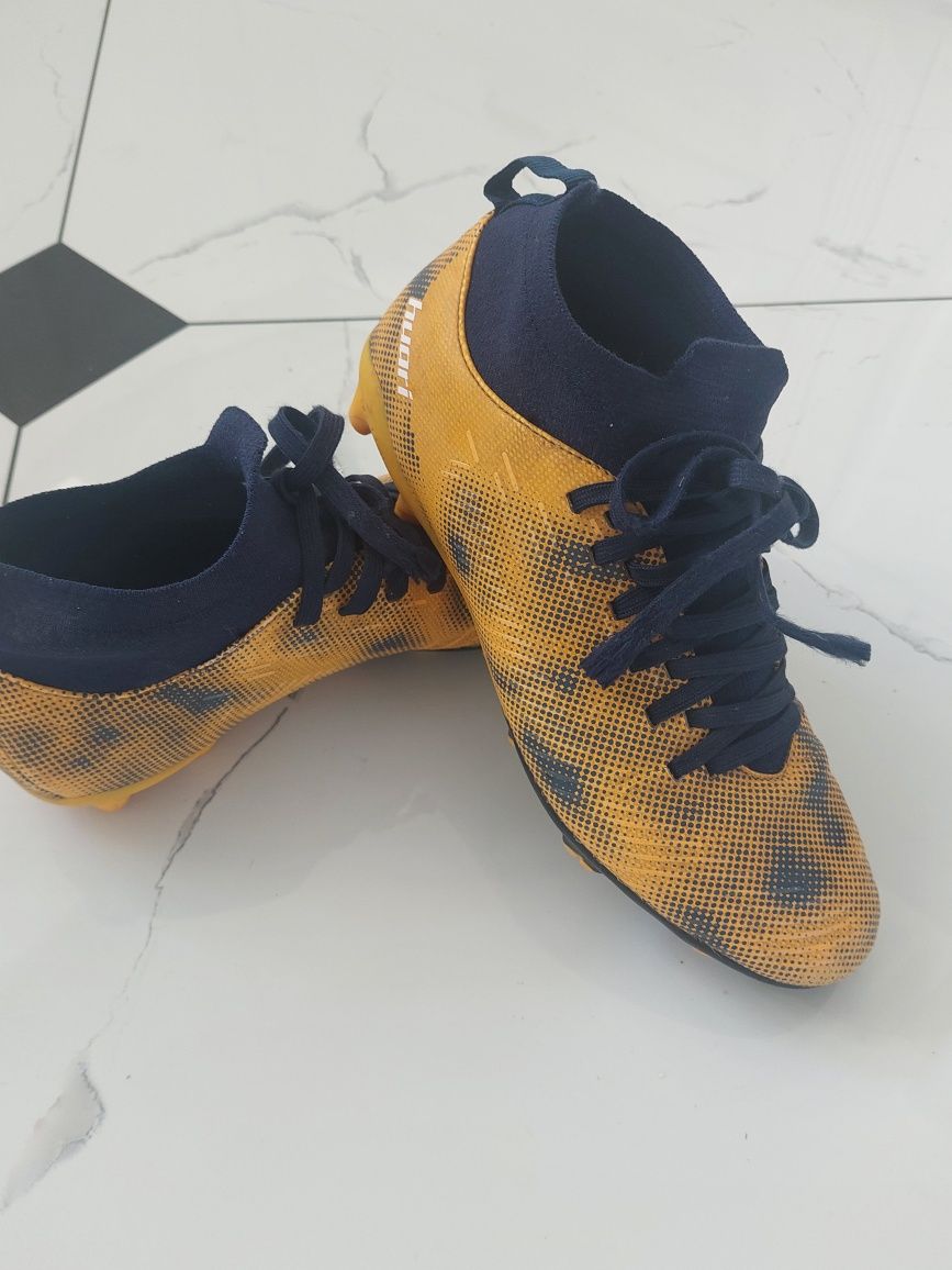 Buty korki 38 rozmiar Huari