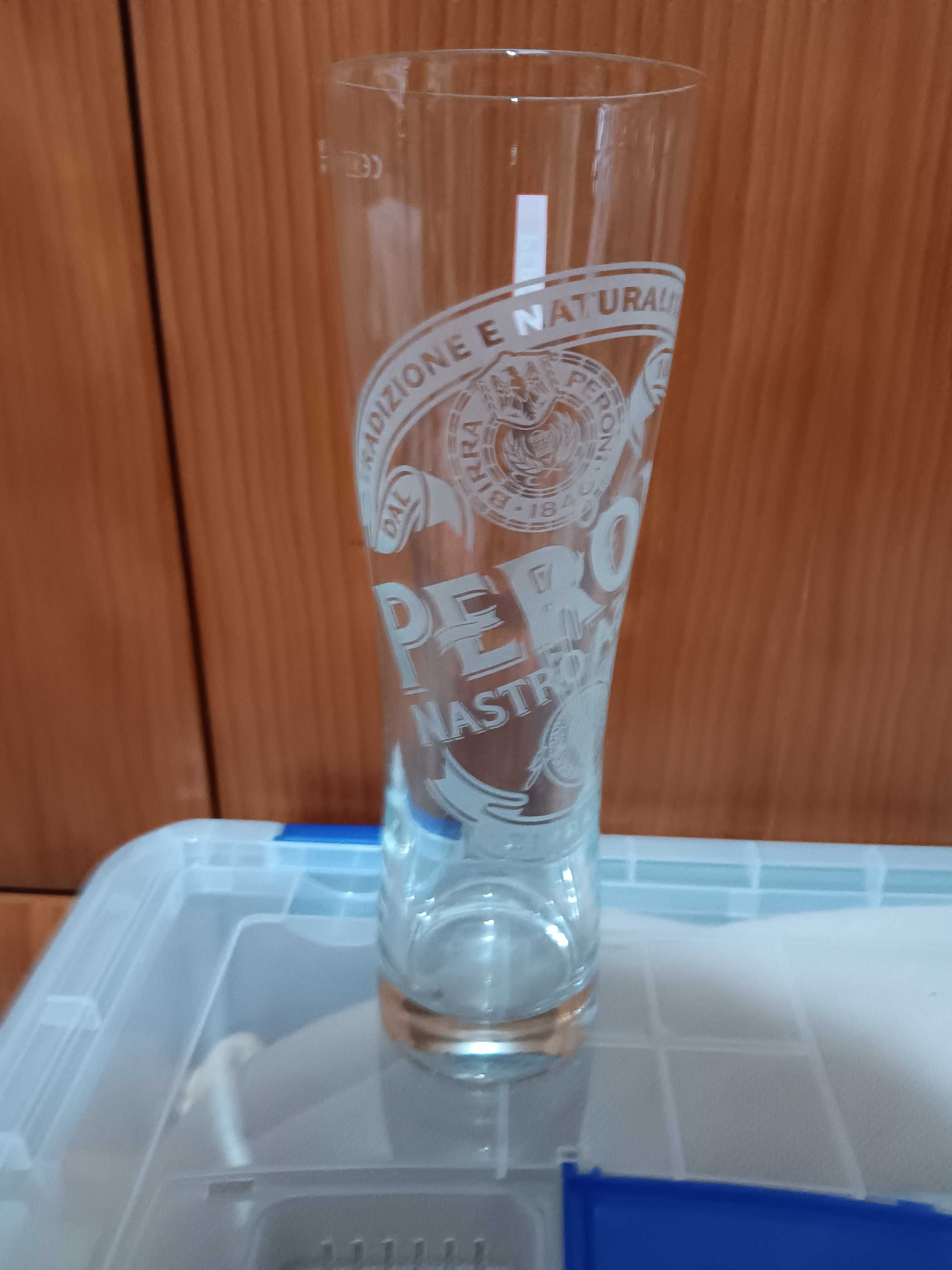 Coleção de copos de cerveja