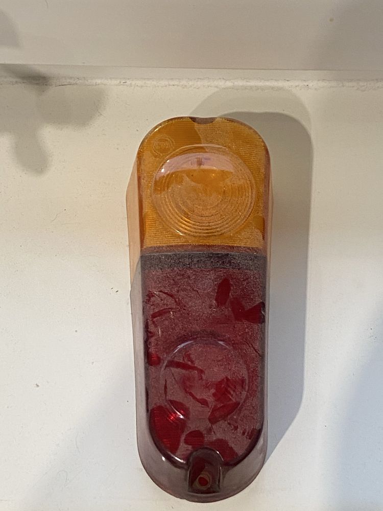 Lampa klosz tył syrena