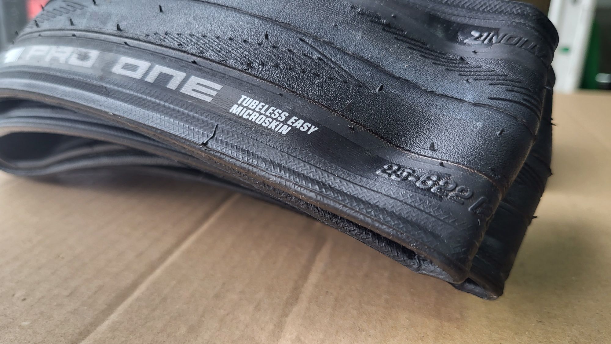 Покришки 700 х 25с Schwalbe Pro One Tubeless Easy microskin шосейні