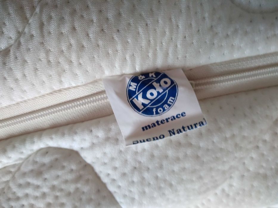 łóżko elektryczne z materacem dla seniora