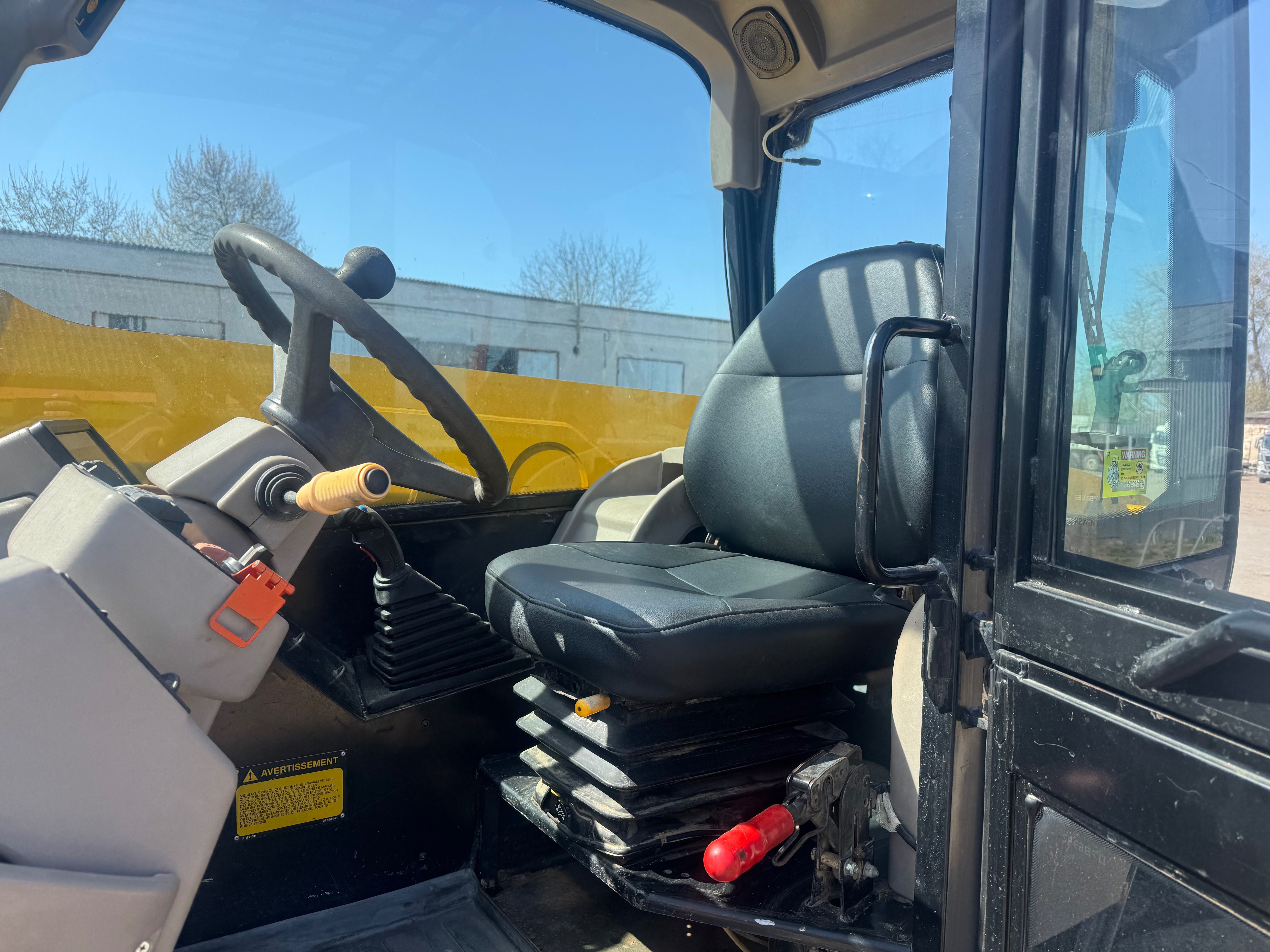 Продам телескопічний погрузчик JCB 530-70