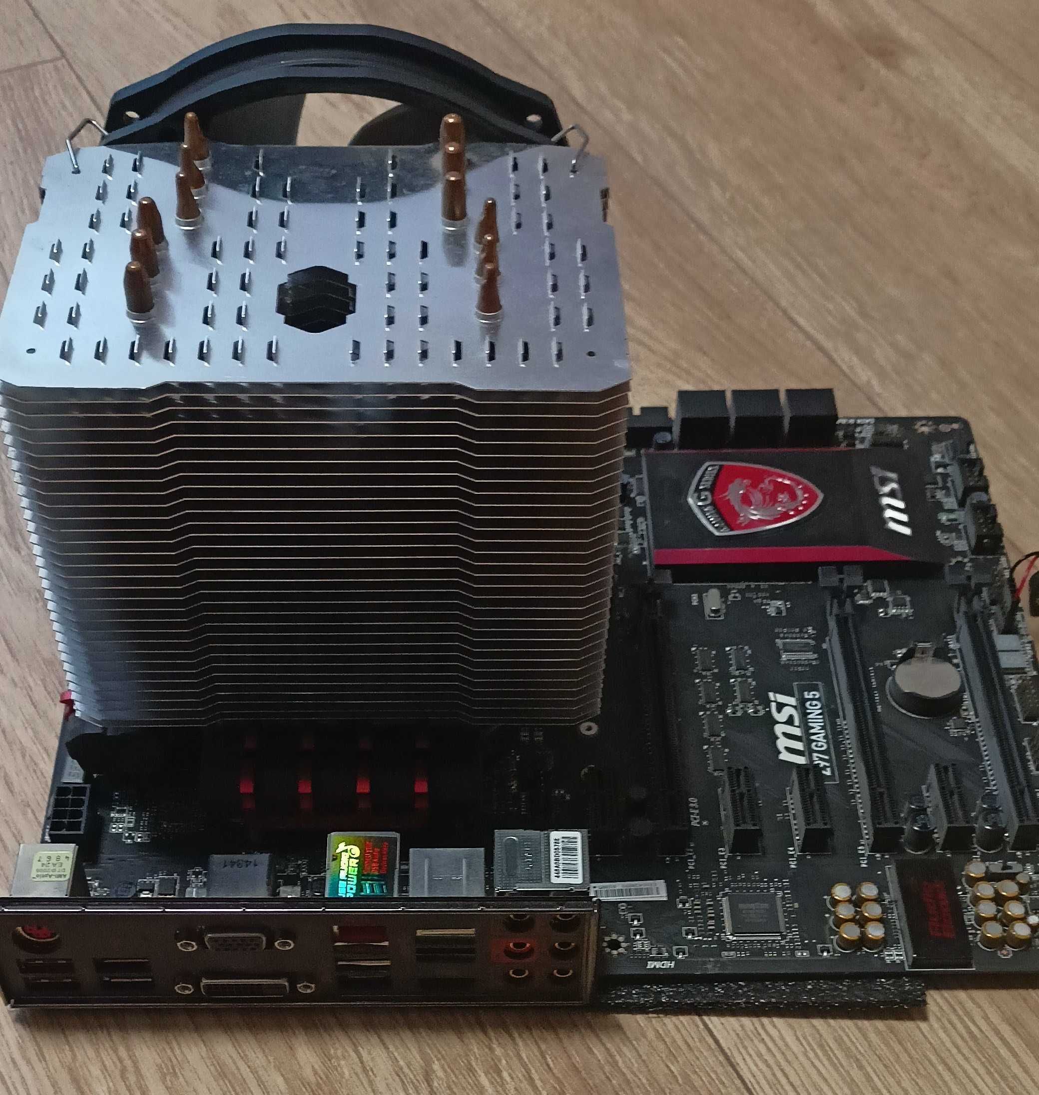 Intel i5-4690K /MSI Z97 GAMING /16GB 2400Mhz /ASUS GTX970 /HR-02 Macho