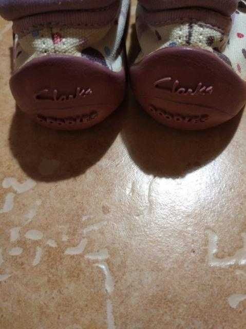 Buciki dla maluszka Clarks roz.23