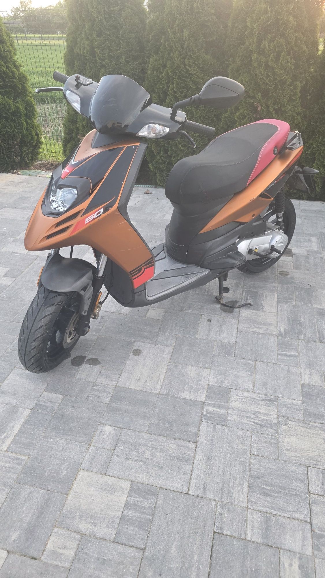 Piaggio aprlla 50 cm³ | 2012 | 18 500 km | 5000 zł

Sprzedam skuter Pi