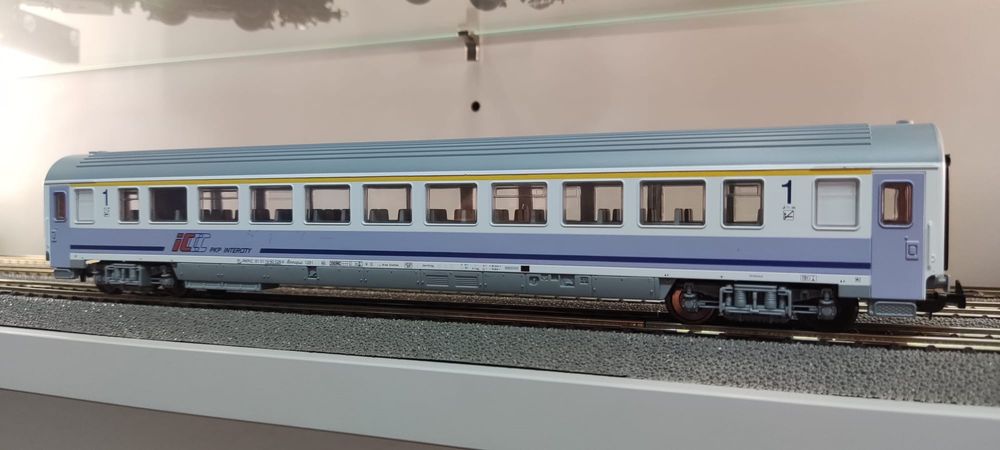 Wagon H0 Piko PKP Intercity 1 klasa
