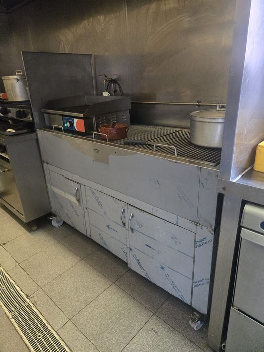 Churrasqueira a carvao nunca usada nova