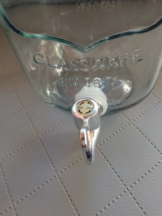 Duży pojemny słój dzban z kranikiem na wodę 3,5 litra