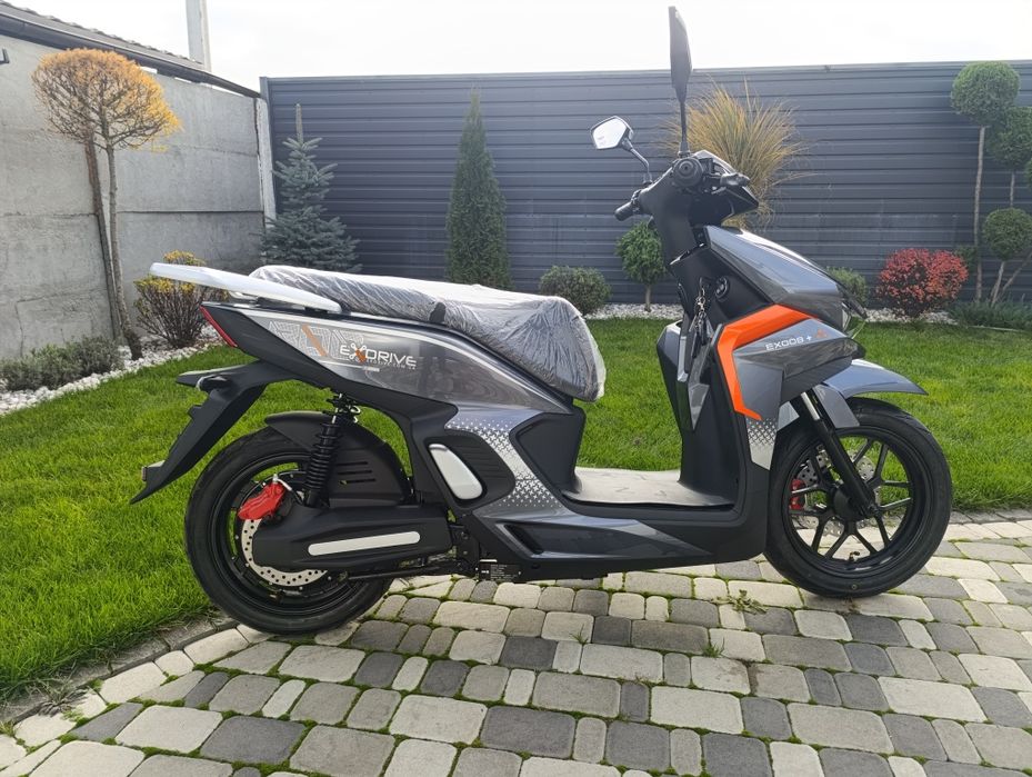 Електроскутер драйвер 2,5 кВт батареї графен 38 а 2025 рік