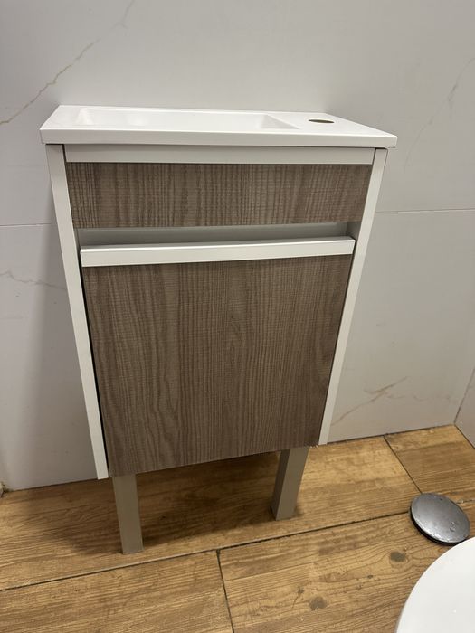 Lavatorio pequeno e movel  40x22x76
