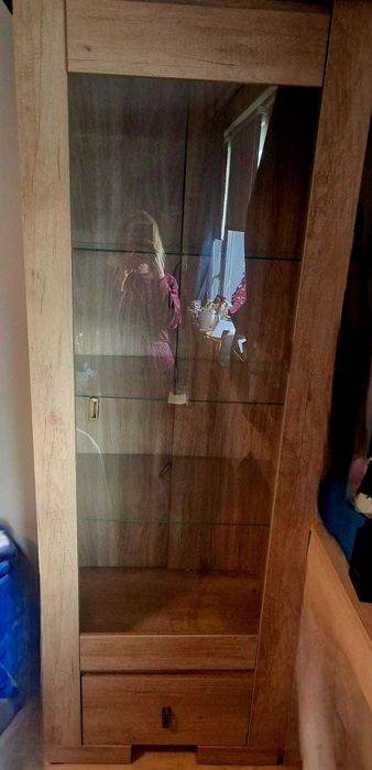 Sprzedam szklany regał