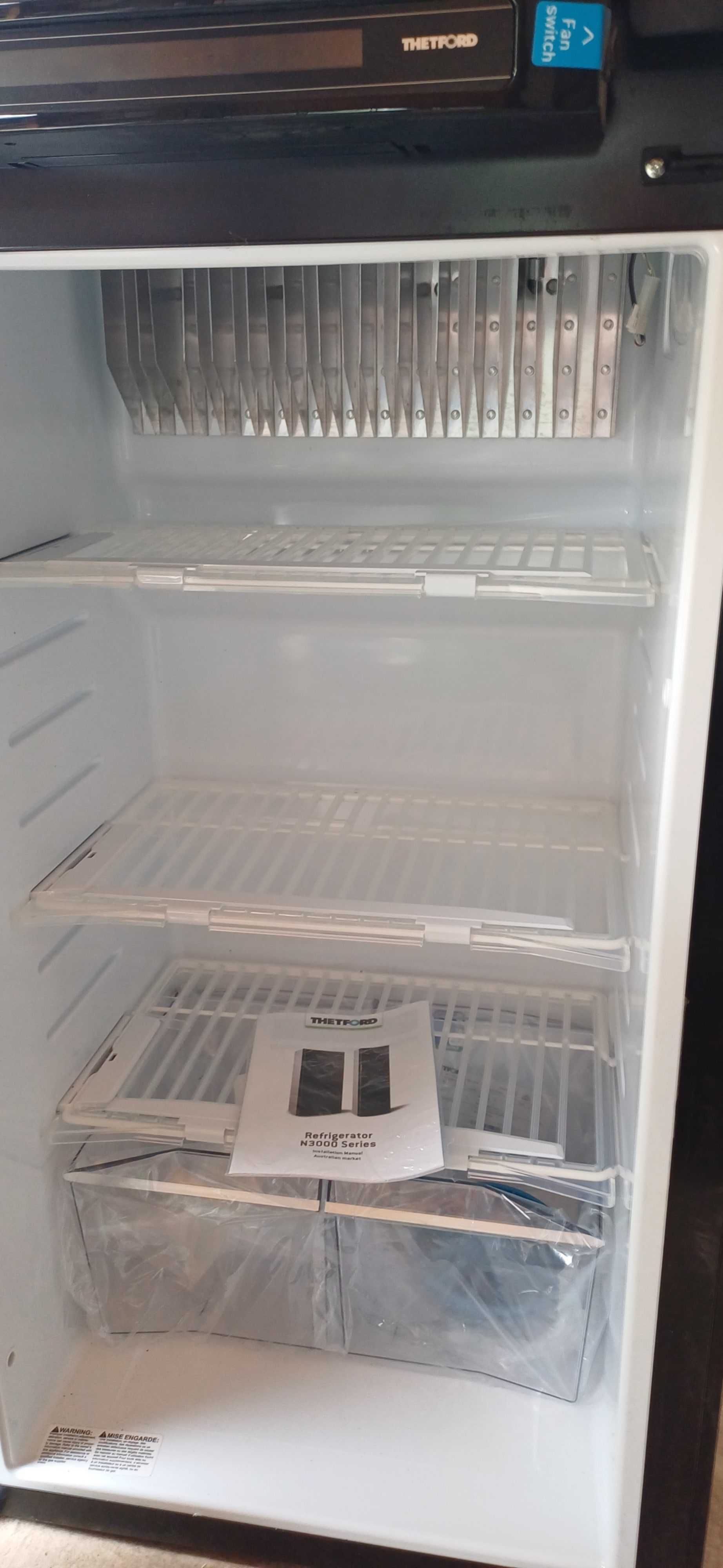 Lodówko Zamrażalka THETFORD N3175 przyczepa kempingowa, kamper