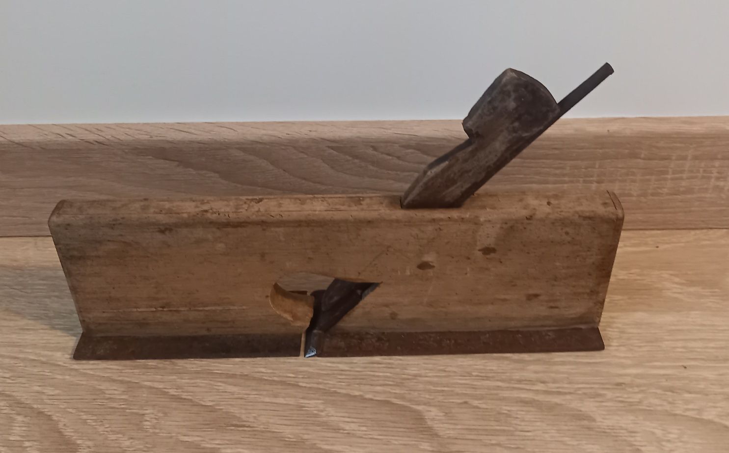 Stare drewniane heble - narzędzia stolarskie