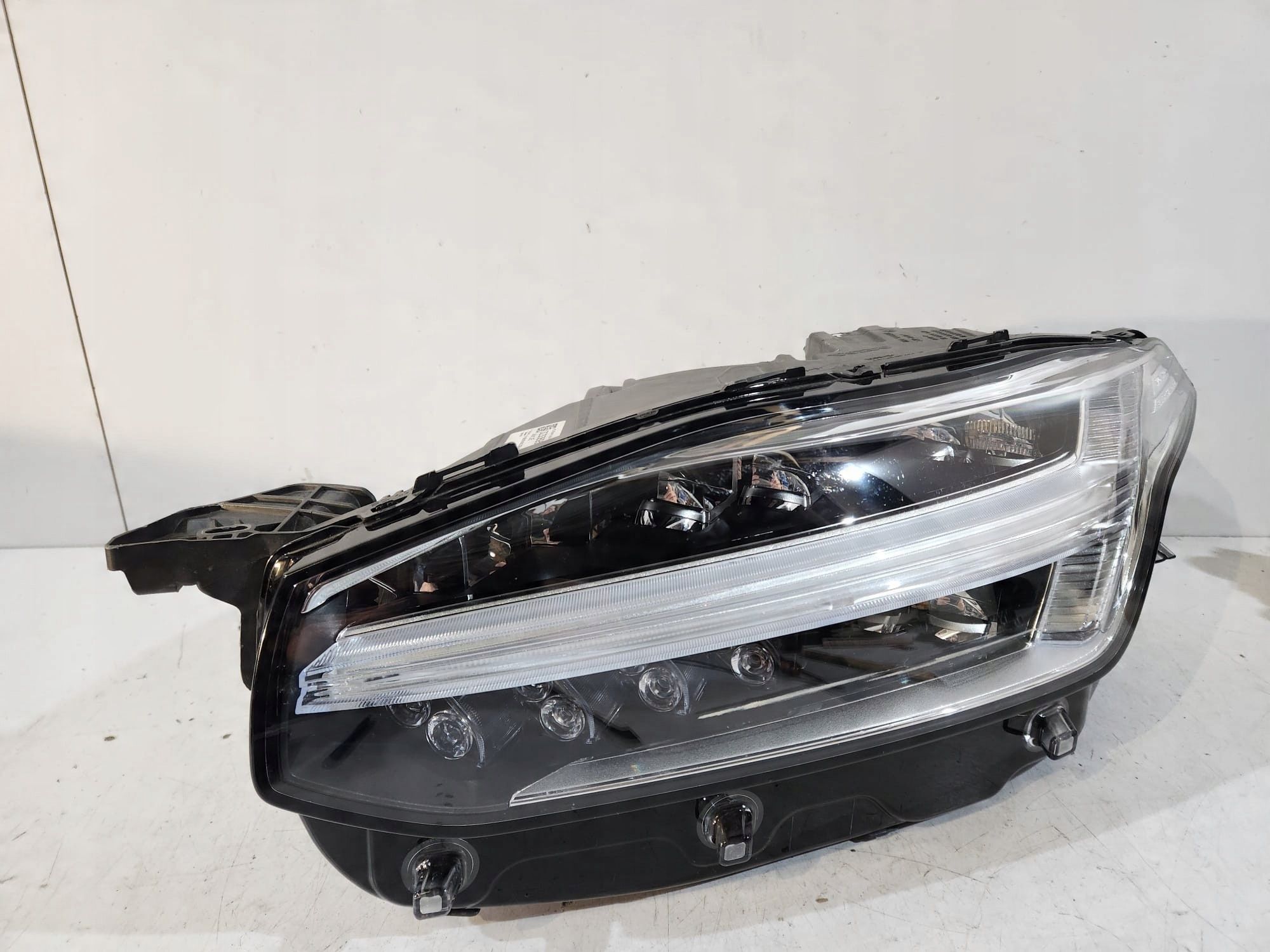 Volvo XC90 ii lampa active high beam lewa - 17043