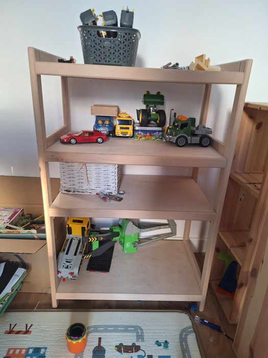 Regał na zabawki Montessori