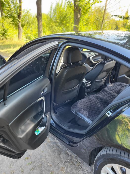 В продажіOpel інсігнія 2010р. 2..0 BITURBO