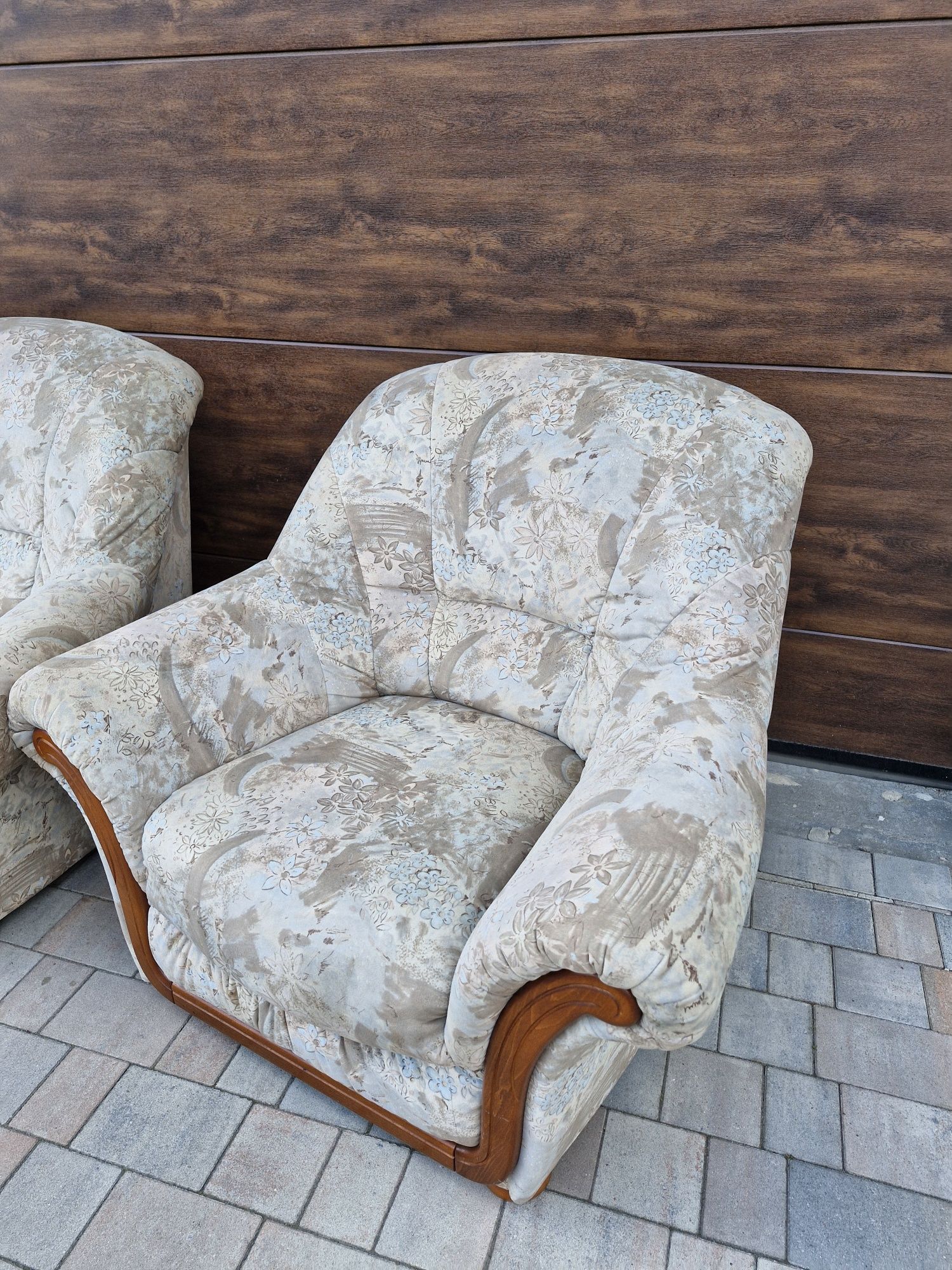 Zestaw wypoczynkowy: sofa 3-osobowa + 2 fotele – klasyk, drewno, retro