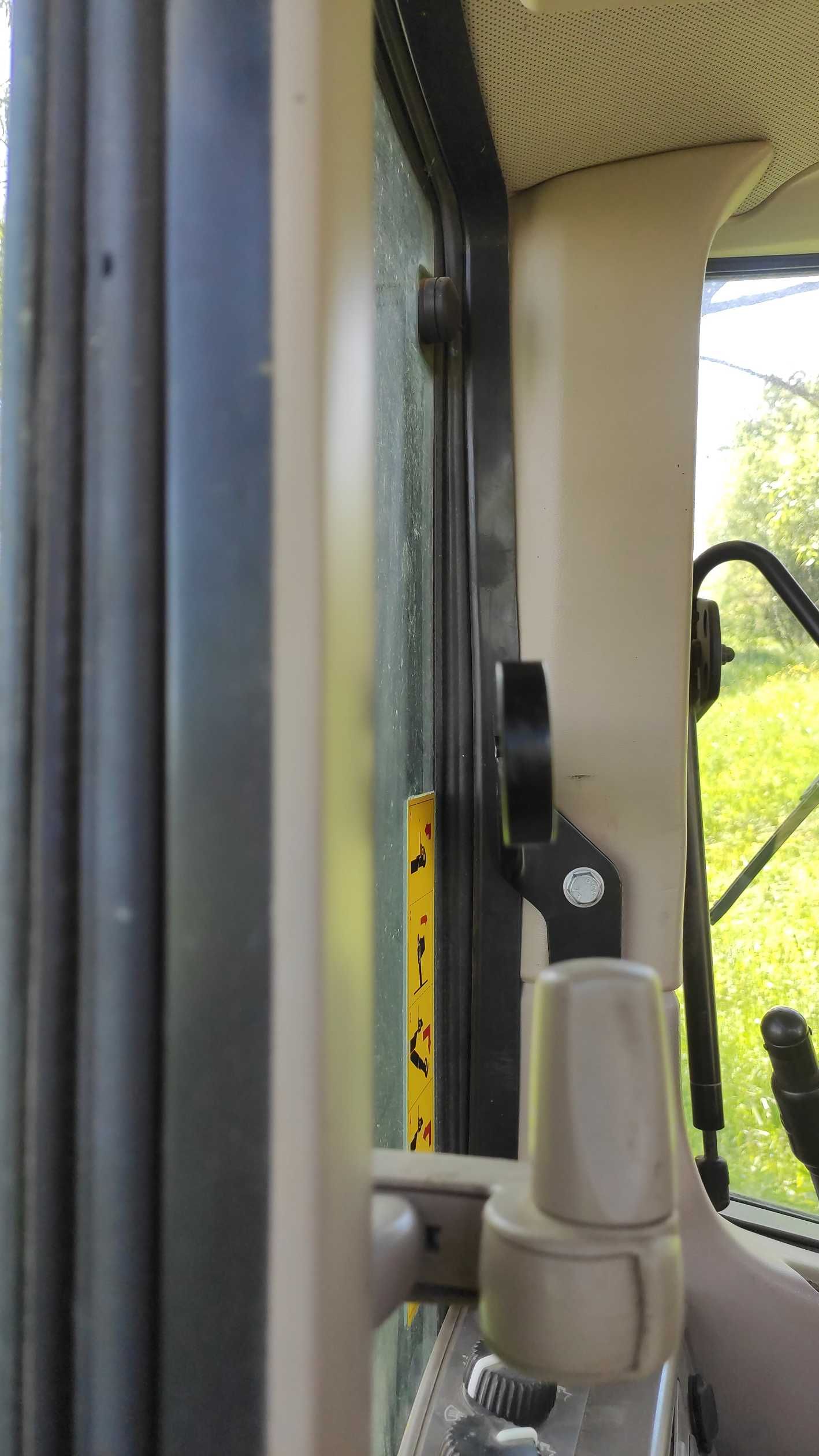 Uchwyt wspornik mocowanie do ciągnika pod komputer sterownik monitor