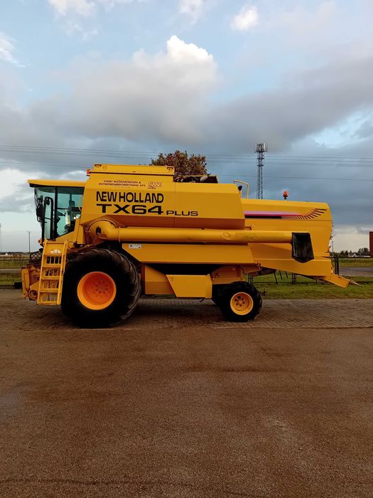 New Holland Tx 64 plus cena brutto heder ze stołem do rzepaku 5.10 m