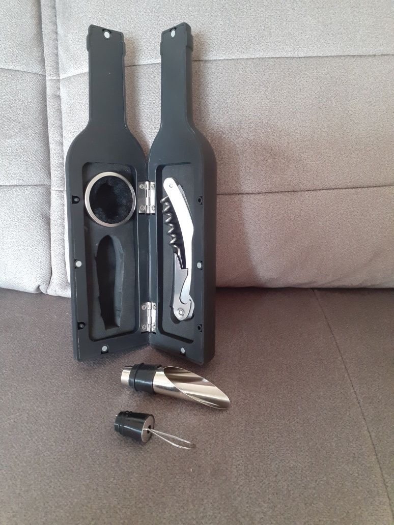 Zestaw do wina 3 elementy + etui (butelka)