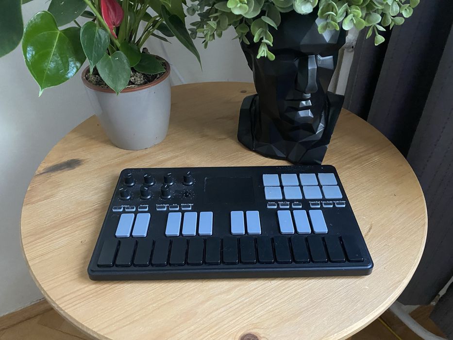 Kontroler Korg nanoKEY studio