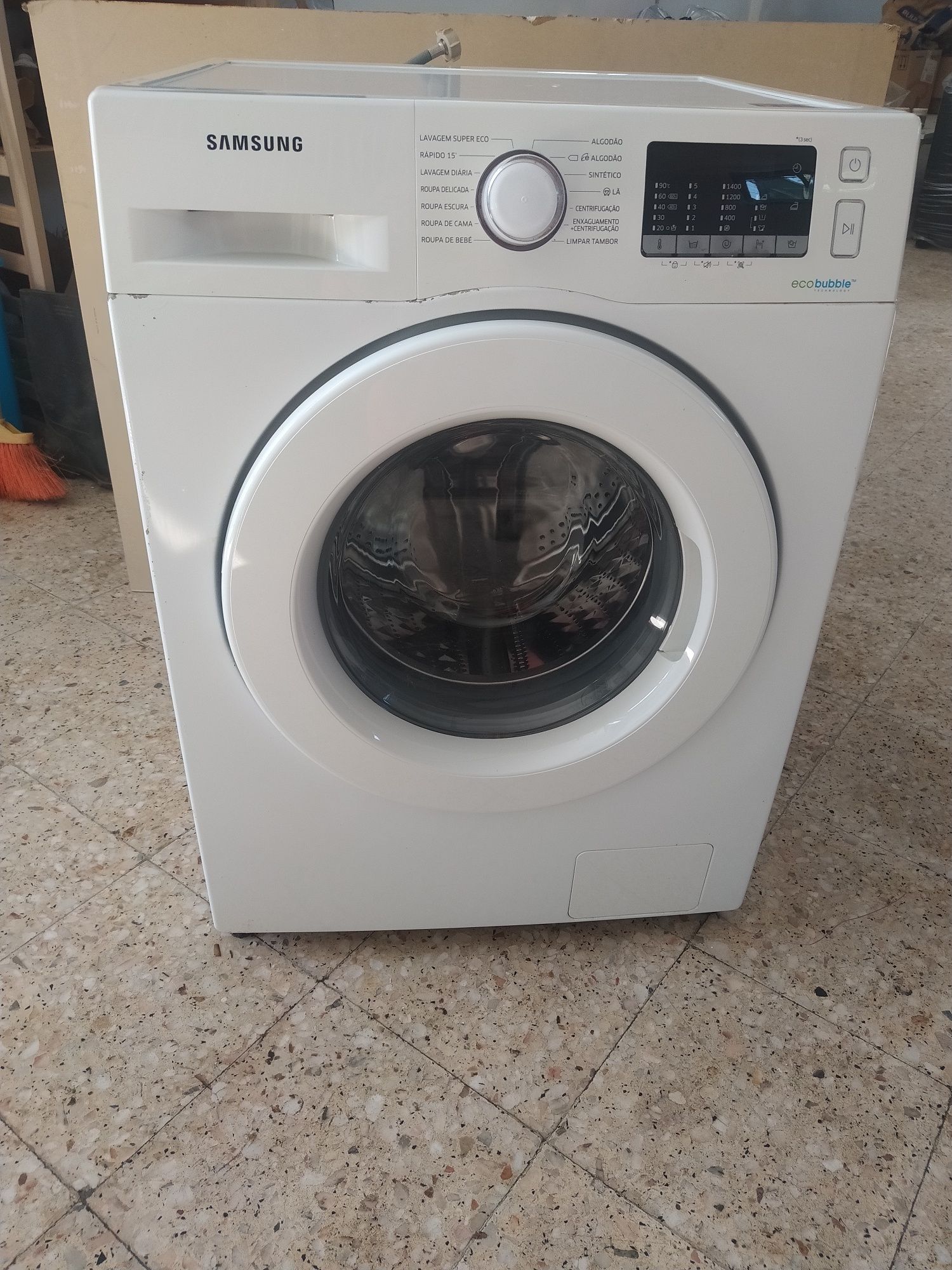 Máquina de lavar roupa Samsung
