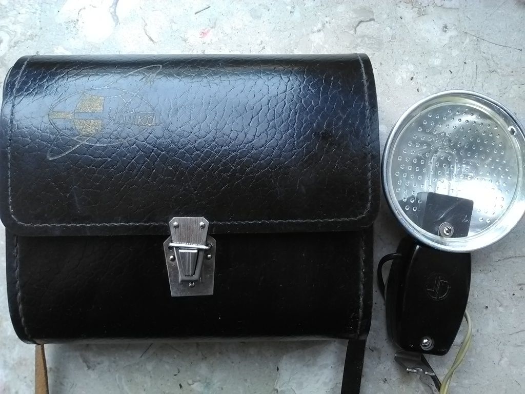 PRL. Lampa błyskowa Czajka, Łucz 70 PRL