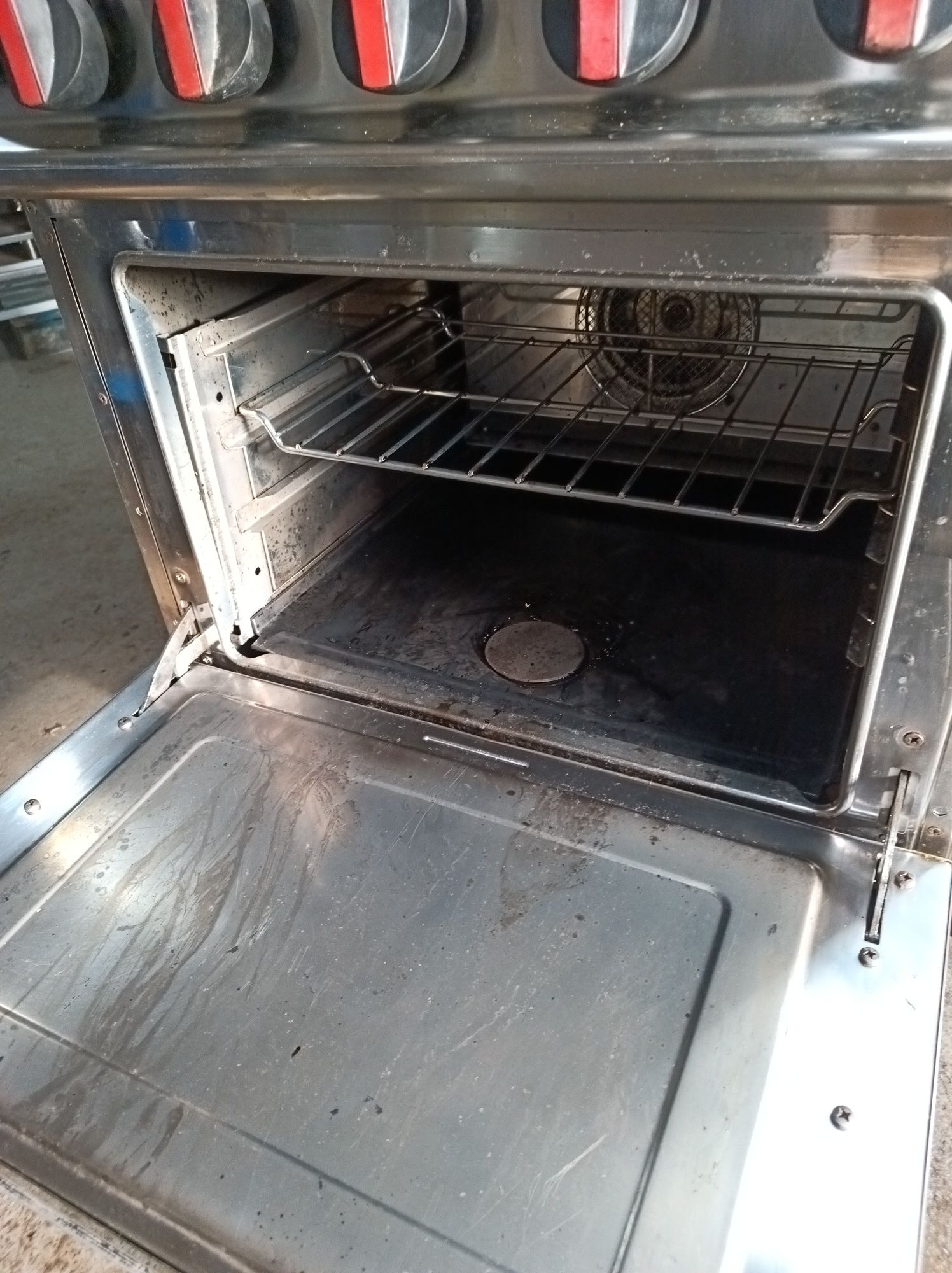 Fogão industrial a gás com forno convetor