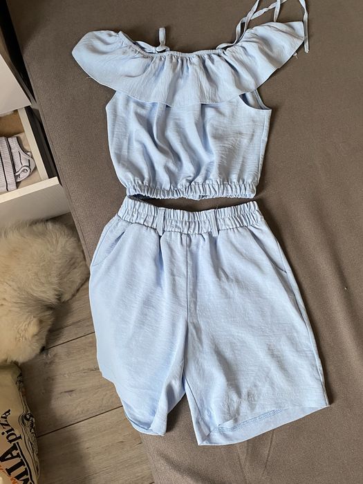 Лляний костюм для дівчинки