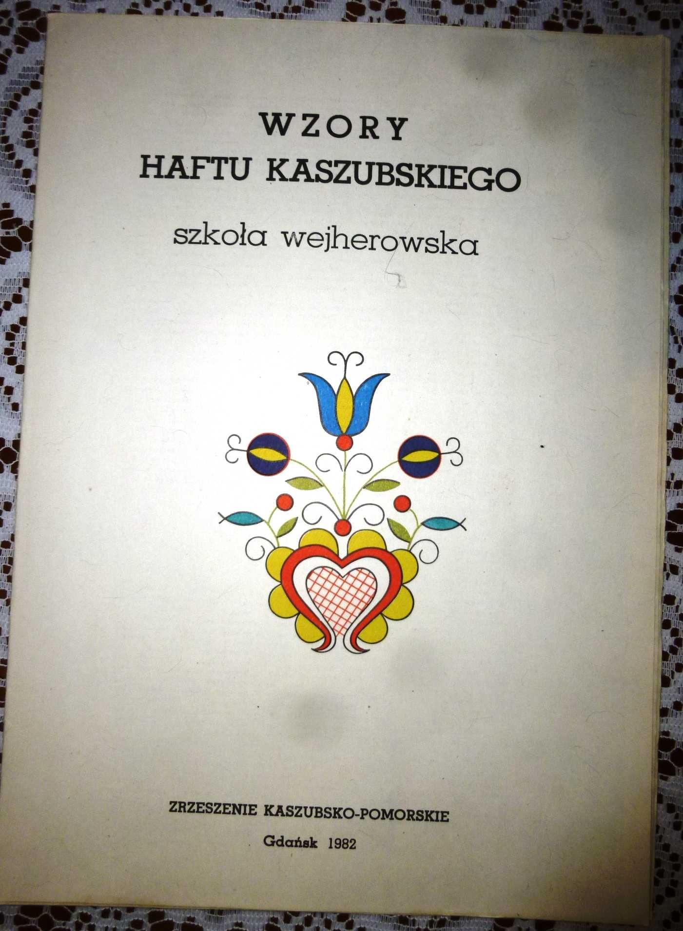 Wzory haftu kaszubskiego - szkoła wejherowska, 1982