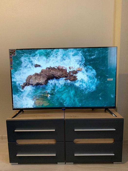 Samsung 45" 4K Smart TV T2 стильний безрамковий з кріпленням подарунок