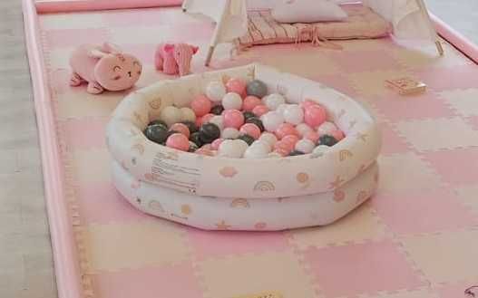 Piscina + 200 bolinhas – rosa, branco e cinzento