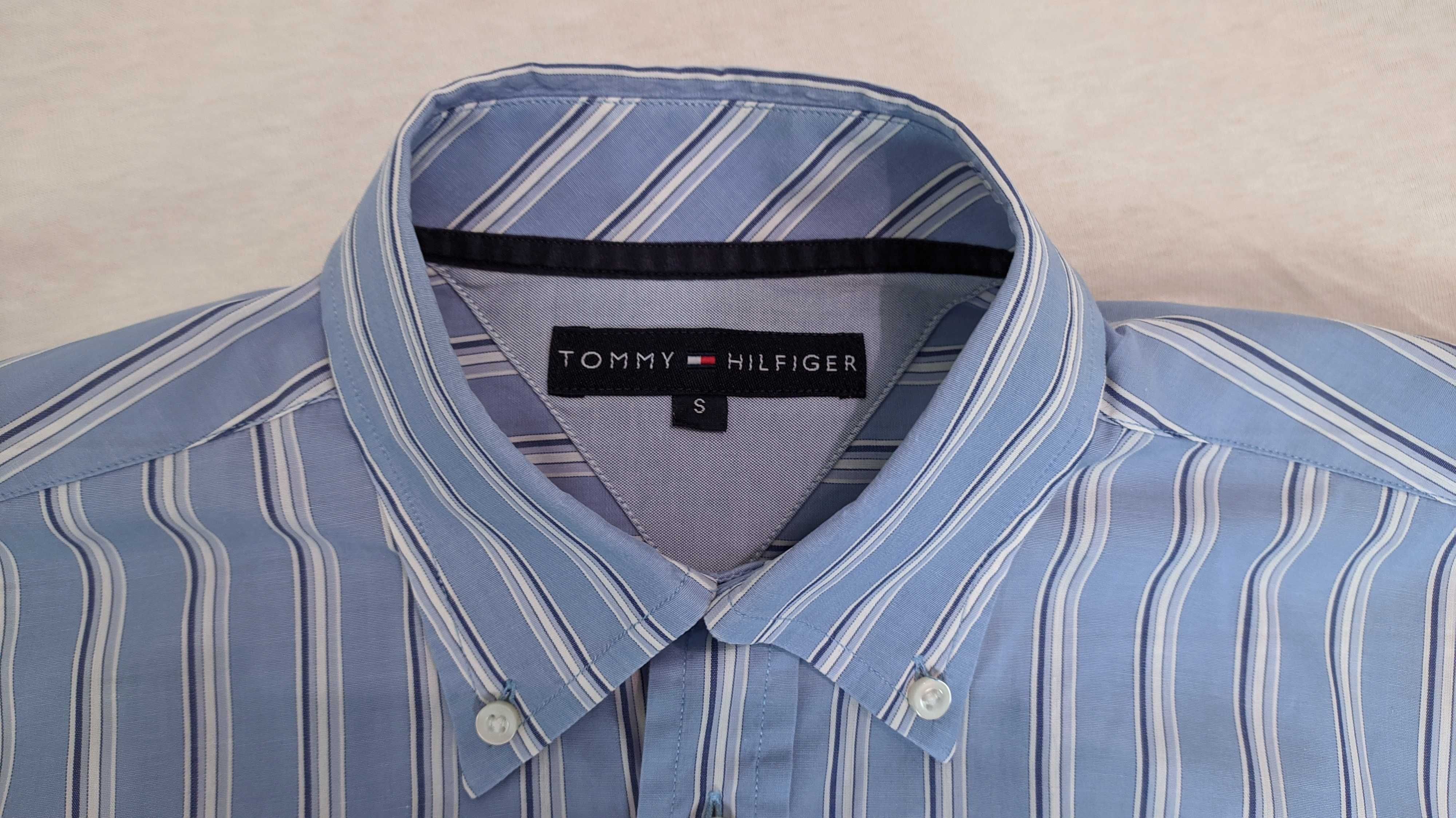 Męska koszula Tommy Hilfiger. Rozmiar S. Błękitna w prążki.