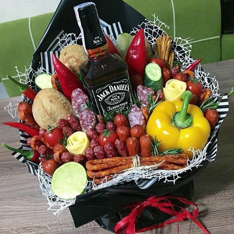 Смачні букети,Бокси,М'ясні торти на замовлення.Доставка по м.Бердичів